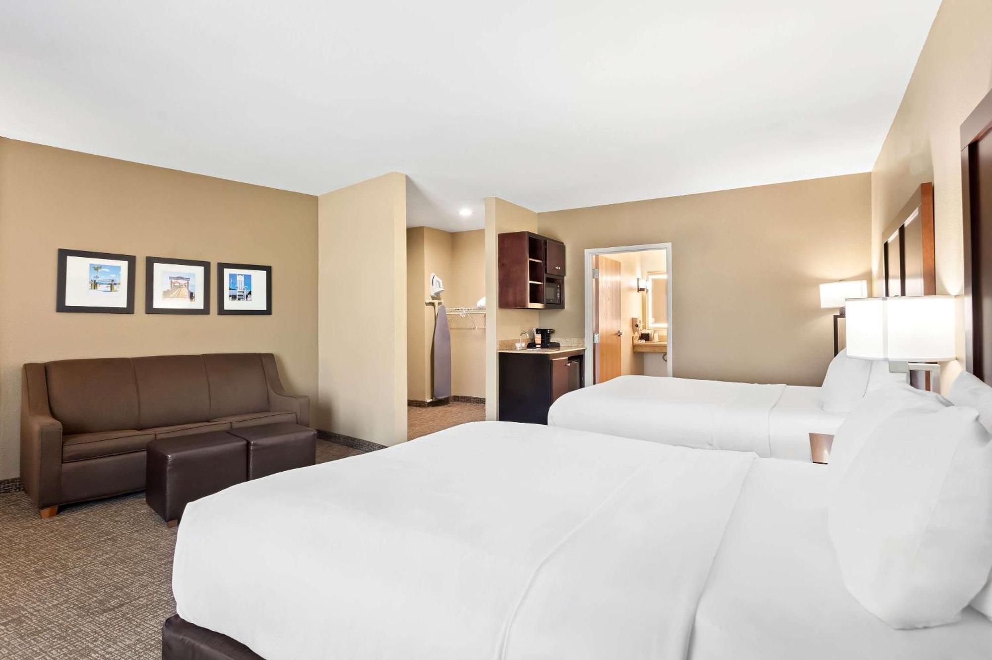 Comfort Suites Gulfport Bagian luar foto