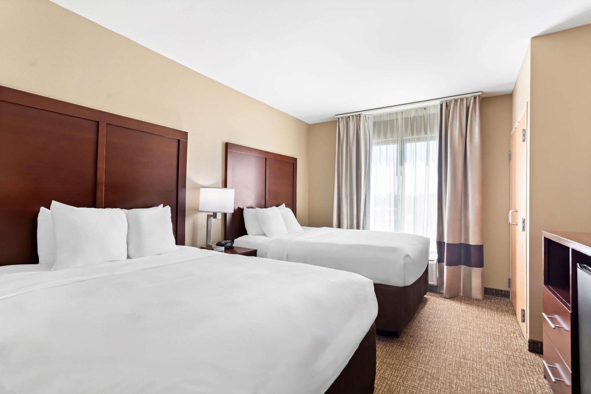 Comfort Suites Gulfport Bagian luar foto