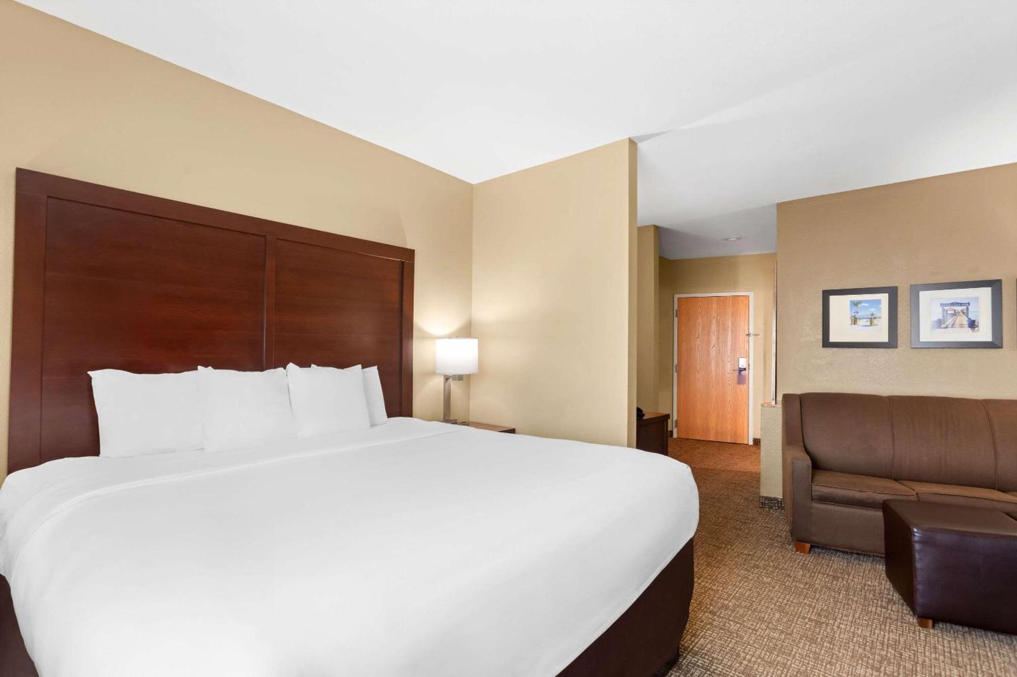 Comfort Suites Gulfport Bagian luar foto